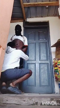 Ghana dientot habis-habisan sama besar pria kulit hitam