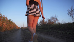 Teasecombo 4K: 치마 아래에서 팬티를 깜박이는 핫한 아시아 소녀를 엿보기 판타지