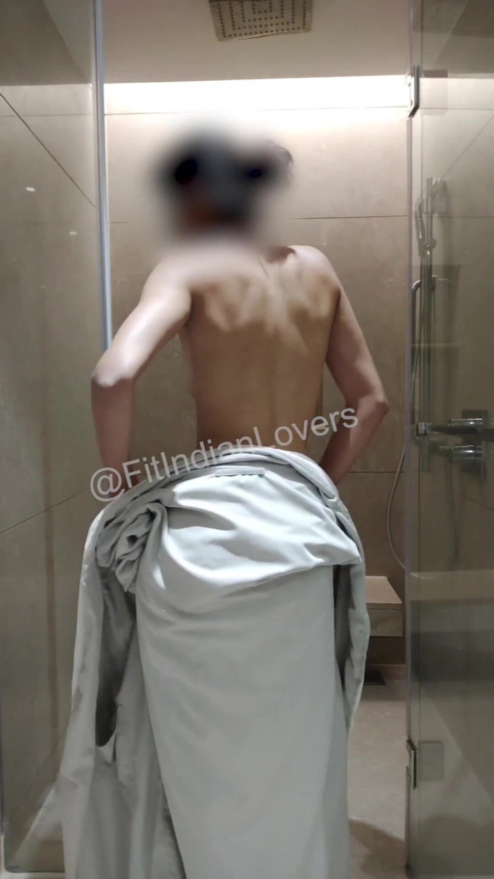 FitIndianLovers: Fittes desi-paar mit dampfendem erotischem duschsex