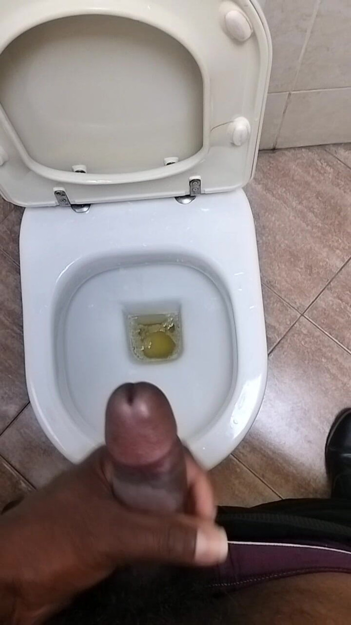 Blackcock83: Pișare și masturbare