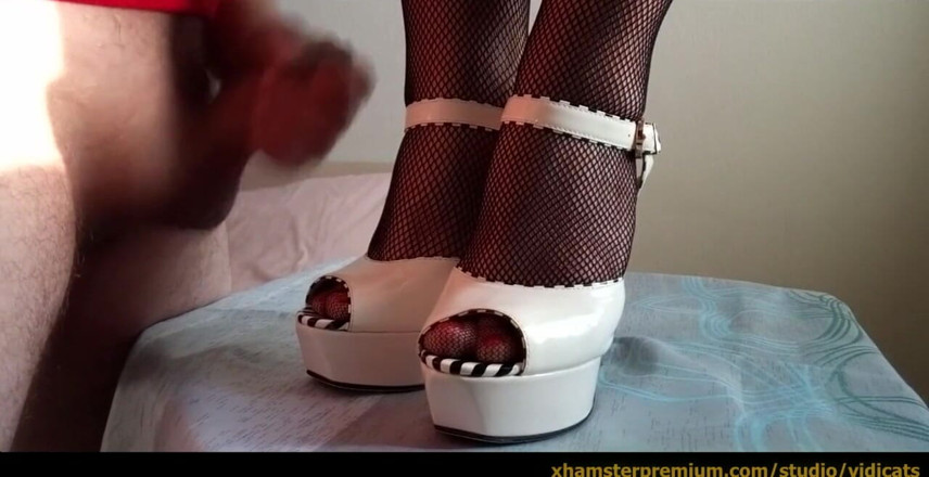 Vidicats: Los tacones altos son hermosos. Paja de tacón y zapatos.