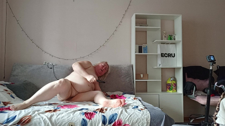 Zona901: Coño y juguetes sexuales de madrastra