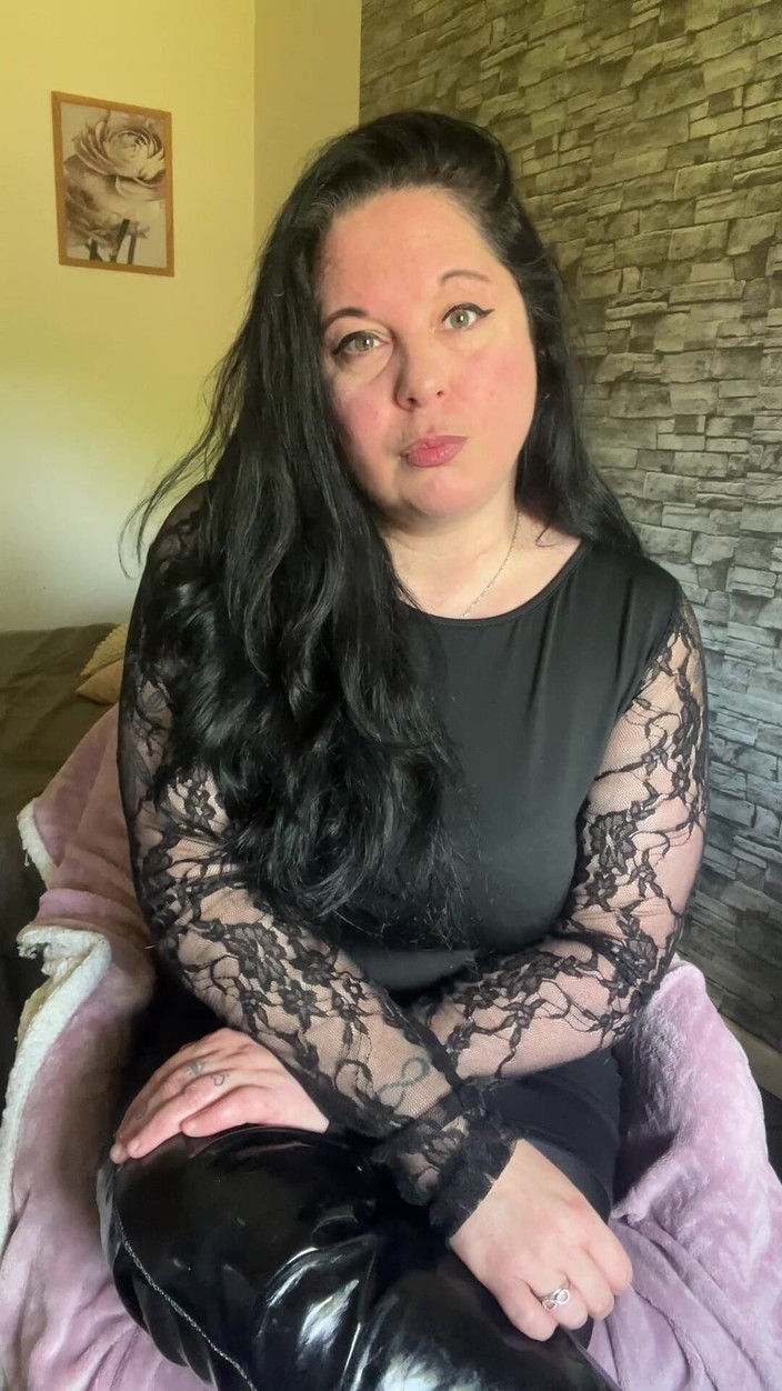 Maitresse Clara: İlgilenebileceğini mi düşündün?