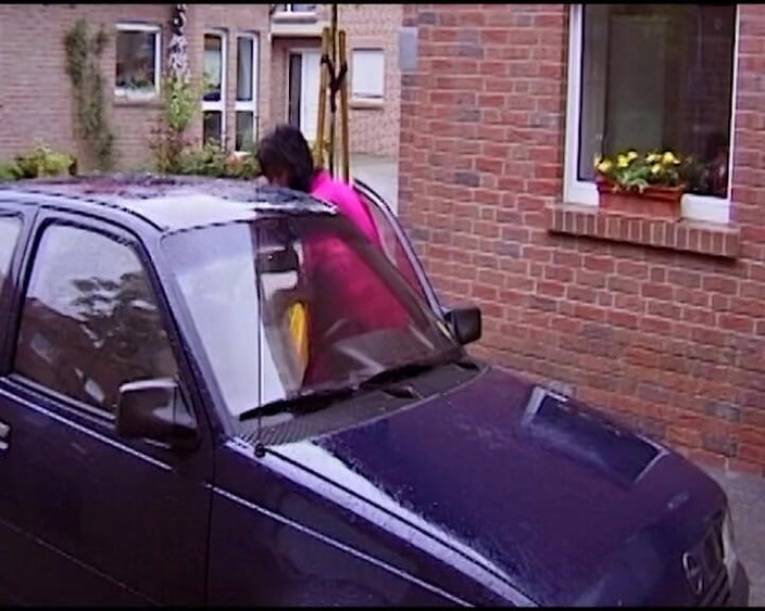 Enjoy German porn: 顔射の前にケツファックされた仮面のドイツ人ベイビー