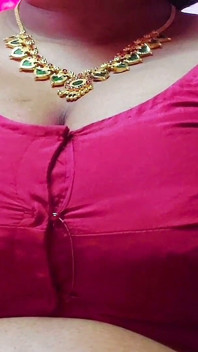 Desi nádherná prsatá holka Maria