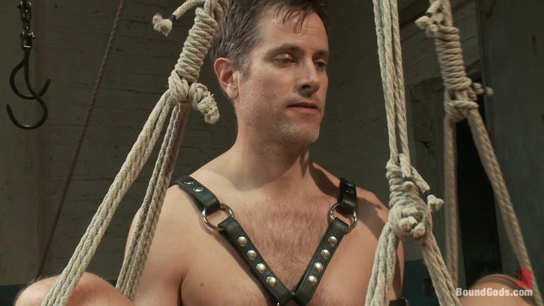 Bound gods: Nejvíce náročné zavěšení v historii vázaných bohů - Živé focení