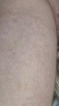 Hete vrouw houdt ervan om pikken te zuigen en ballen te likken