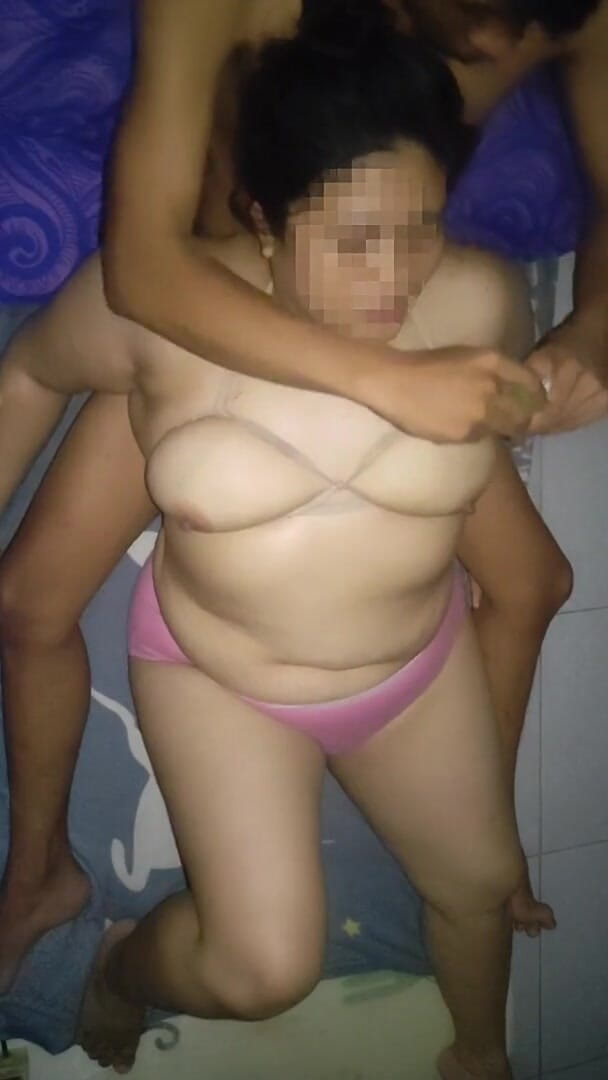 my_wife_chubby: Futând mama vitregă sâni țâțoase