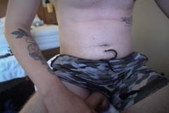Ryan Cauthon: Army camo shorts zeigen steifen, dicken großen weißen schwanz