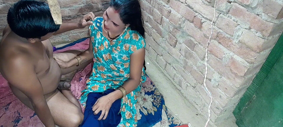 Renudbf: Žhavý sex nevlastní sestry s polibkem na rty s hindským...