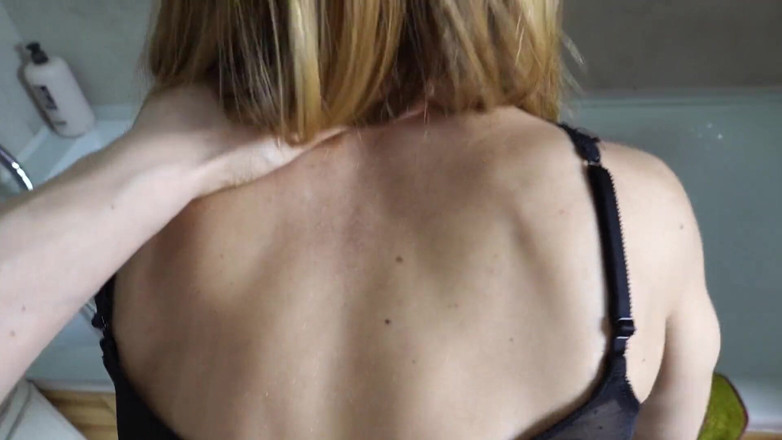 Anal Fans Couple: Met a guy in Tinder and he fucked me in...