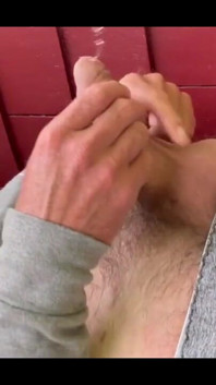 Quick Piss Clip for Fans