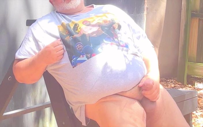 Hand-Free-Daddy-Chub: Жирний поліцейський торгового центру йде в кемпінг