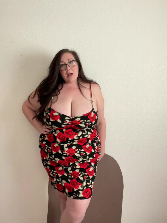 Cutejayne: Curvy BBW MILF Shows off Hot Body and Big Tits...