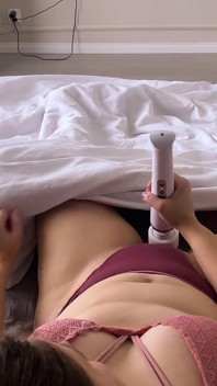 POV zábava ženy v domácnosti Hitachi