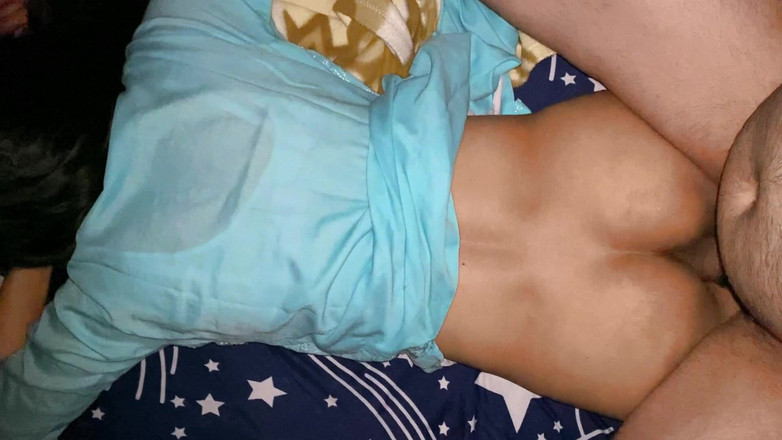 Desifilmy45: Zabrałem moją dziewczynę do hotelu i ostro ją przeleciałem