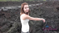 ATK Girlfriends: Wirtualne wakacje na Hawajach z Cece Capellą 1/8