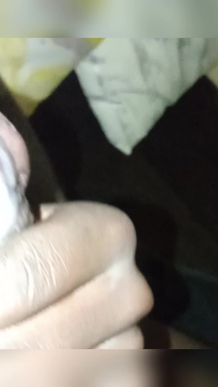 TheeeJonnyBravo: Prudență purtați căști!! Clip cremos cu spermă