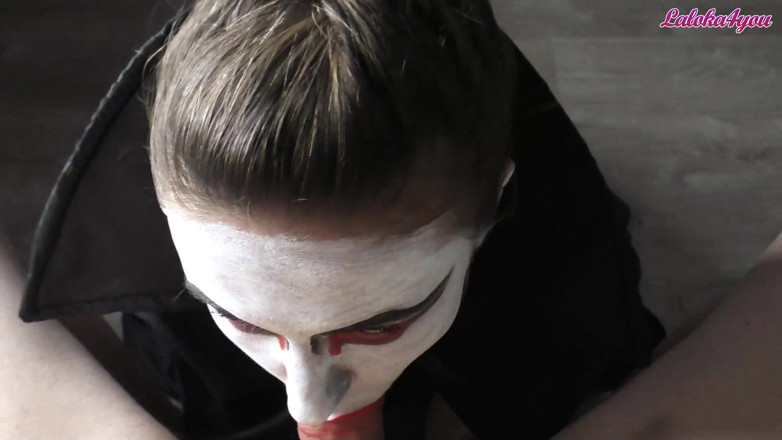 Laloka4you: Une vampire passionnée suce une grosse bite pour jouir dans...