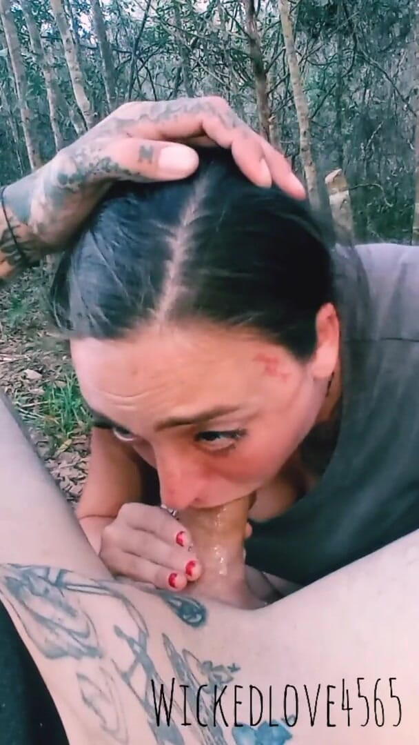 Wickedlove4565: Bela gata chupa pau enorme e safado para gozada interna...