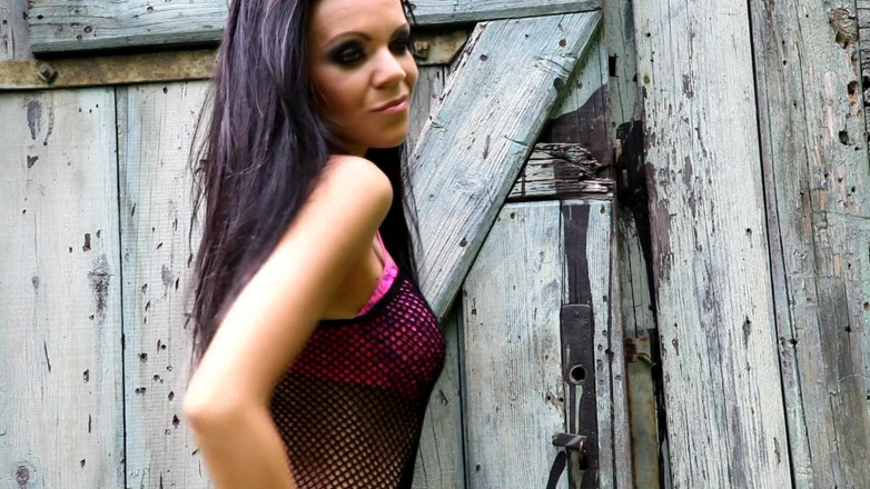 Reality Babes: Una piccola teen vuole diventare una modella nuda