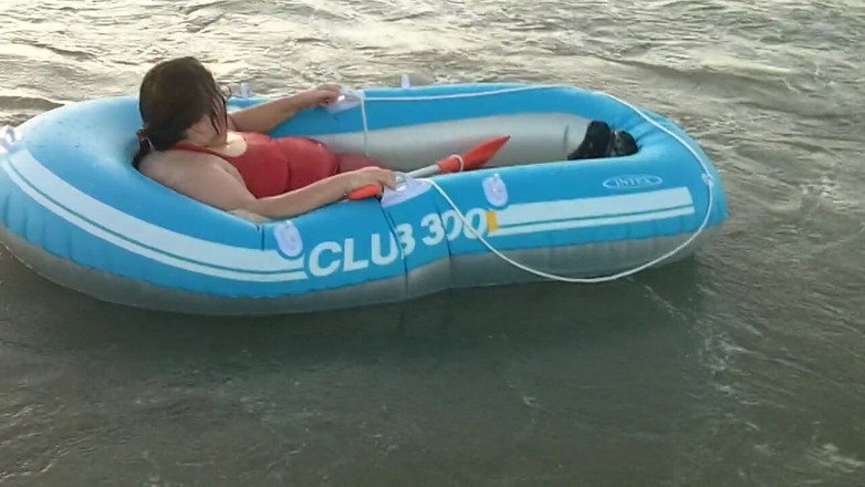 BBW nurse Vicki adventures with friends: 不搞笑的海船冒险！