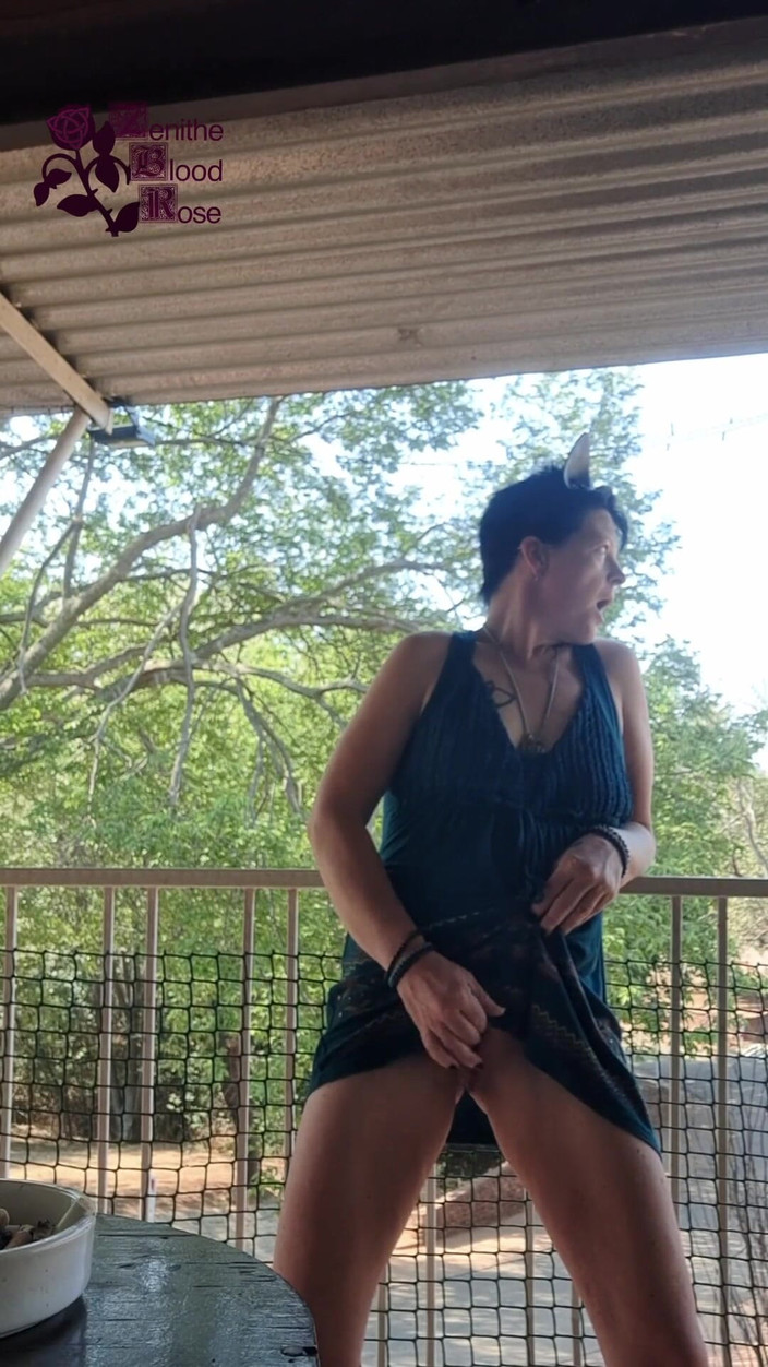 ZenitheBloodRose: Balcony Rub