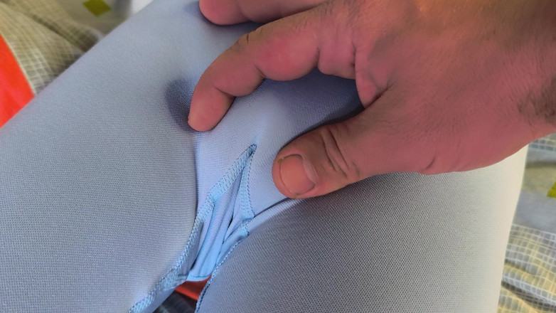 Blondasexy00: Abang tiri berani menyentuh pepek dara saya! Ikuti Kontour Pepek...