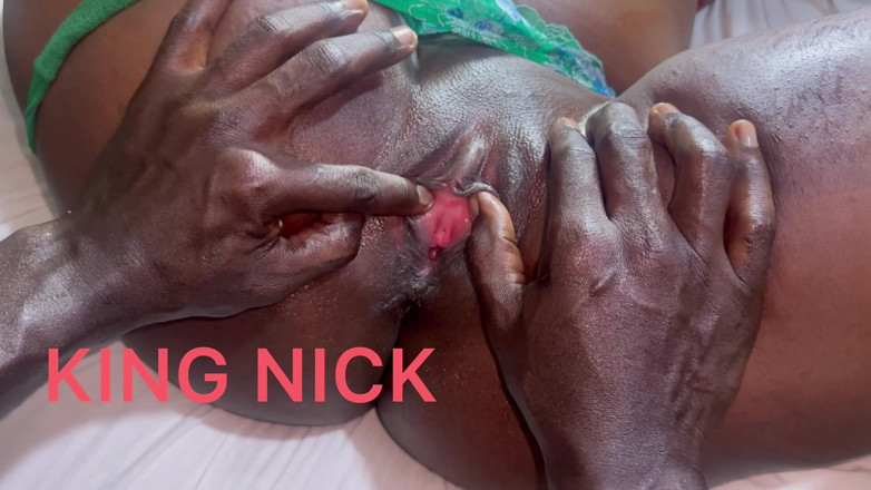 King Nick: Ela abriu as pernas para o meu pau
