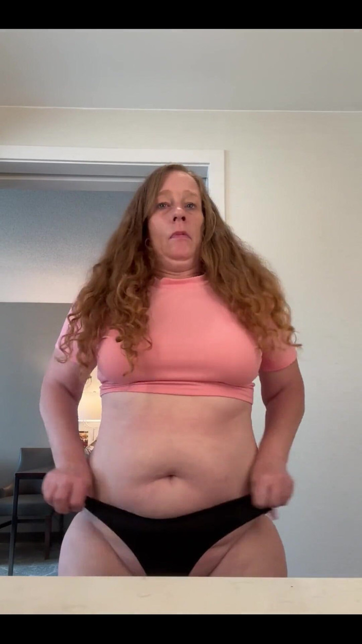 Honeyfleur: Honeyfleurluv Wants Your Cock Right Now and Bring Your Tongue...