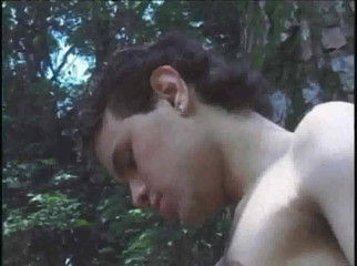 Shemale videos: Latina transexual fucke din string in outdoro forest