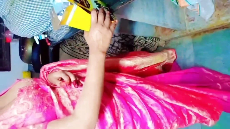 Indiangabruterajija: Pernahkah awak meninggalkan adik ipar jiran anda bersendirian di dapur?