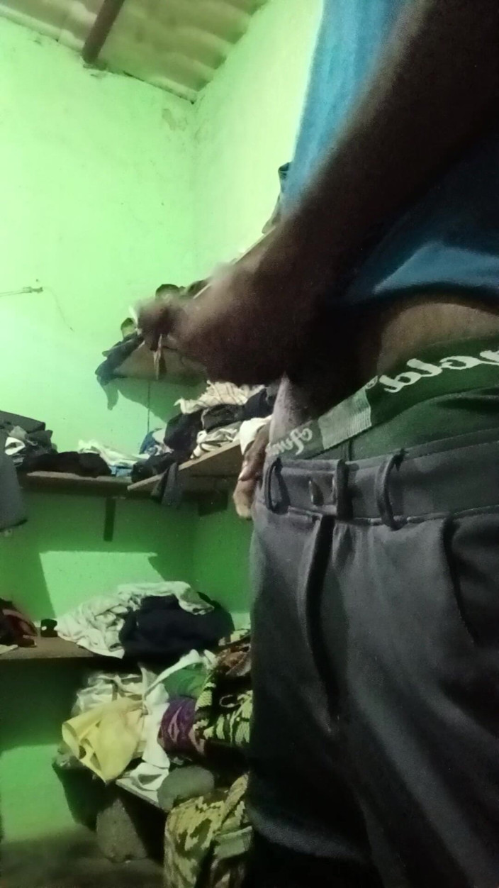 Brell puer sex: Masturbating Big Cock and Very Hard