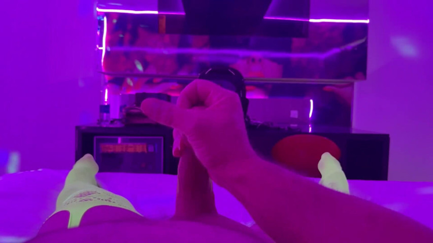 Jerking and Shooting a Nice Load (Gotta Luv BB)