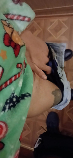 Lesbian-candys: Мы рискованно дрочим в университетском коридоре