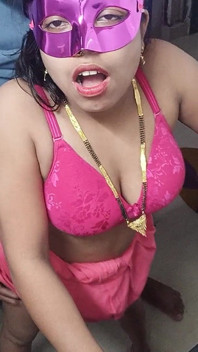 Gorąca Desi MILF jeździ kutas z doskonałym tyłkiem - prawdziwy amator domowy seks indyjski hindi