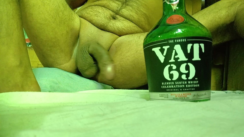 siyasingerporn: Bạn chưa bao giờ nhìn thấy một con cu như...