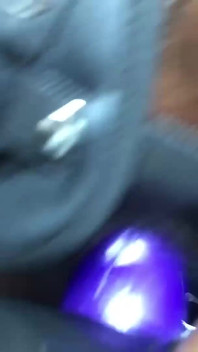 Moje kundička je mokrá a potřebuje tvůj jazyk