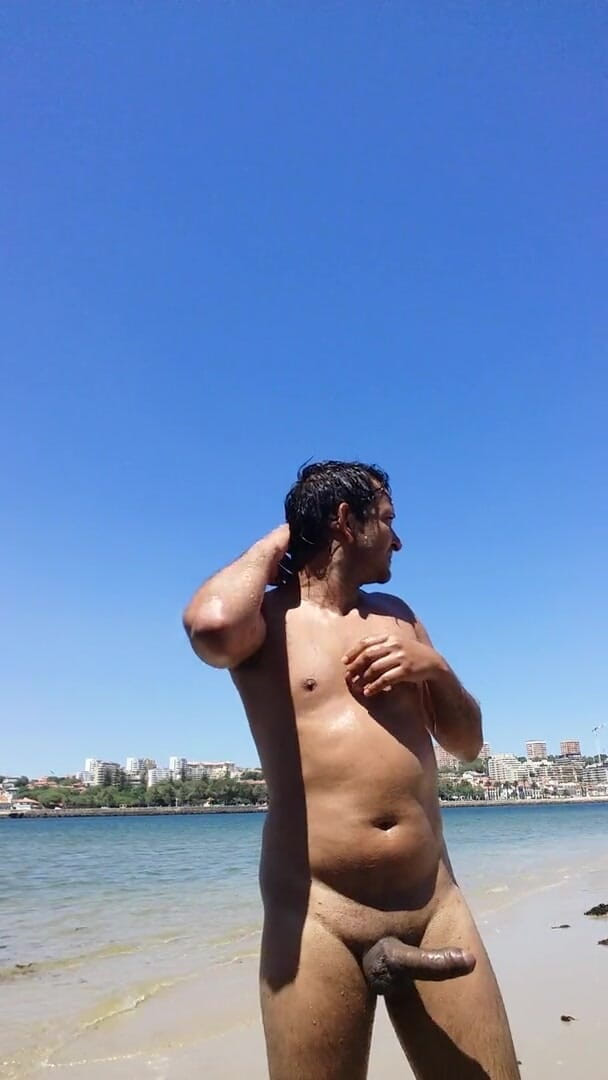 Boy top Amador: Îmi place plaja nudismo