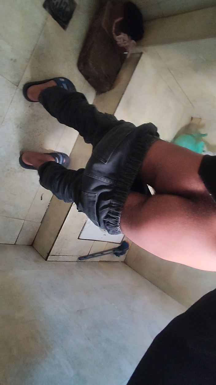 Zaid Valen: Zákulisí v koupelně