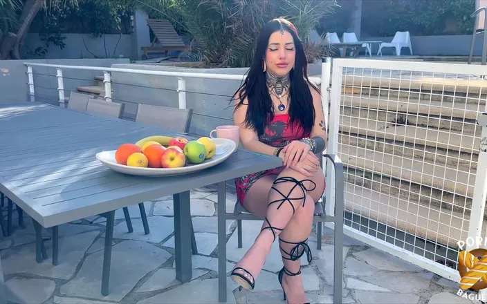 Porno Baguette: Laeticia, a Strong Personality Within a Beautiful Body!