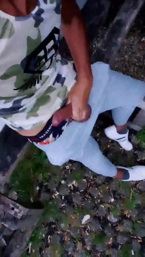 Slutboyben: Slutboyben cam4 abgefickt und vollgerotzt al aire libre