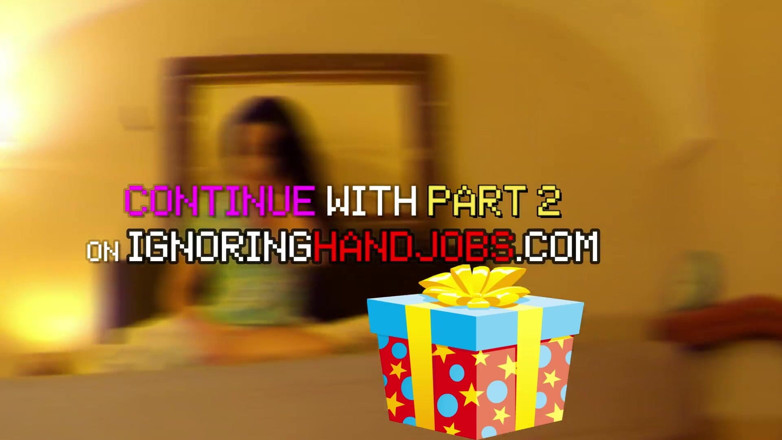 Ignoring Handjobs: Giovane casalinga prende in giro in abito estivo sexy di...