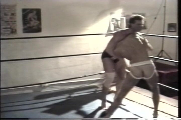 Gaylicious: Muscular Pretty Boy Gets Ass Stretched in Wrestling Ring