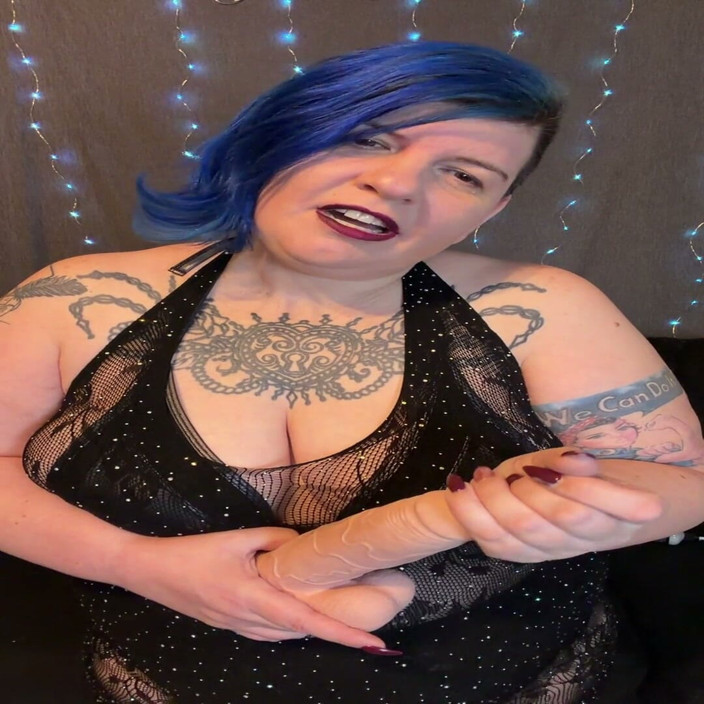 Miss quinn Cater: JOI-jack off with Missquinn and Her Big Dick, but You...