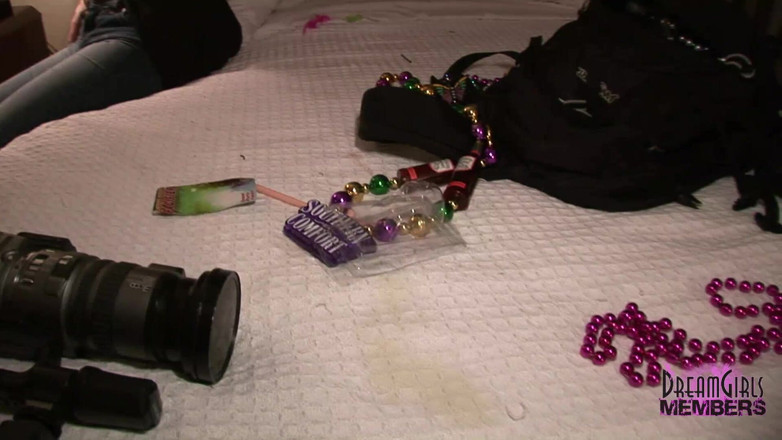 Dream Girls: Mardi Gras men hamaare kamre men jangli choot paarti