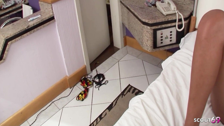 Shemale TS Collection: 휴가 후 호텔에서 라틴계 섹스하는 금발 레이디보이