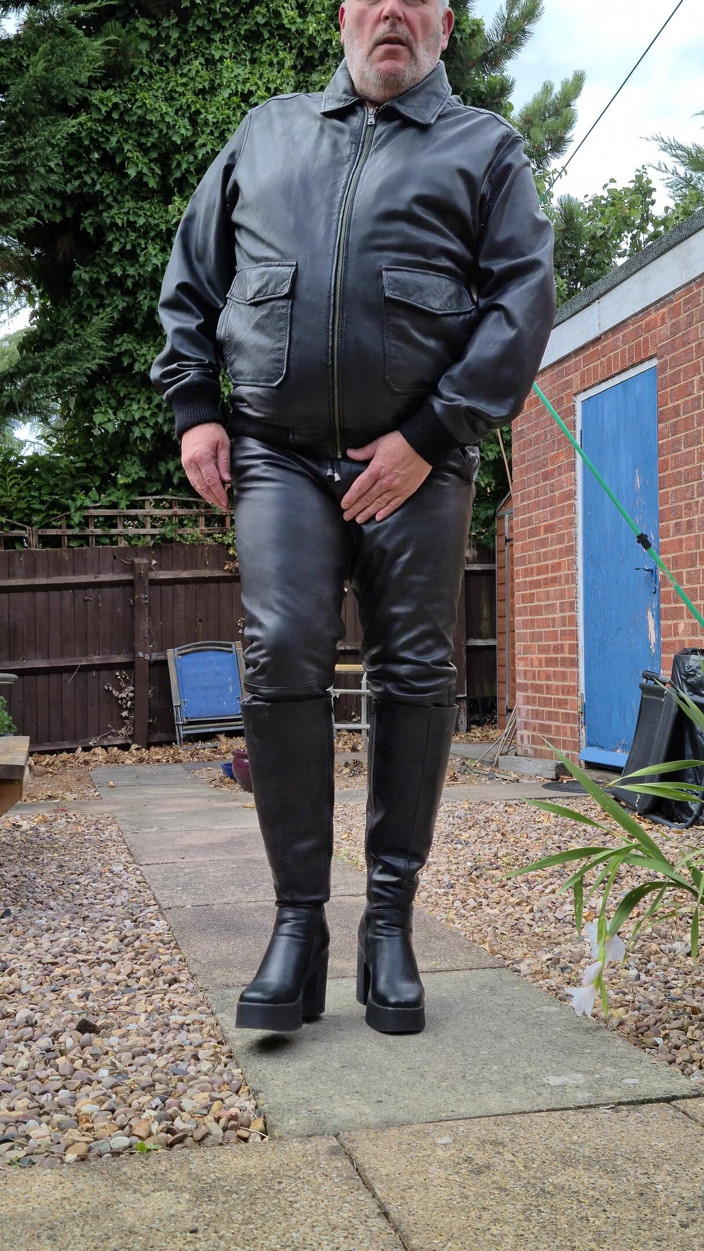 Leatherman63: Kompletní kožené oblečení