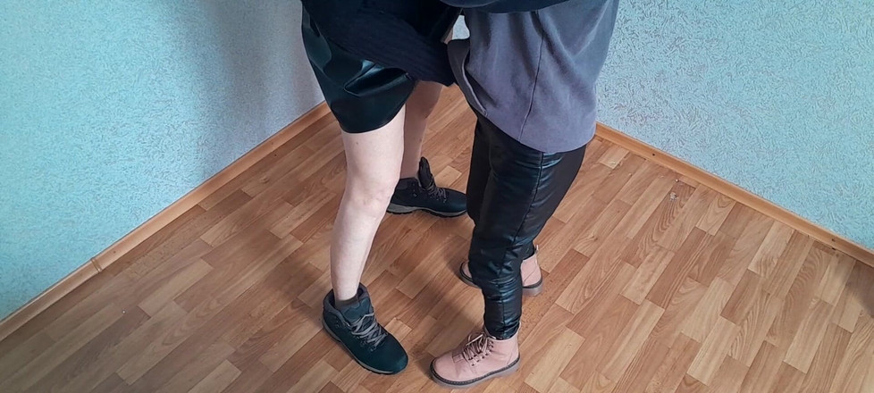 Lesbian-candys: Dos novias heterosexuales prueban el sexo lésbico por primera vez...