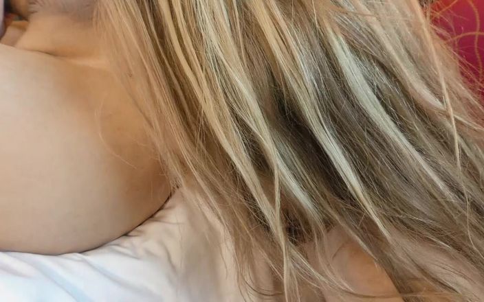 Pervy Studio: La bionda sexy lilly Ford viene scopata dopo una doccia...